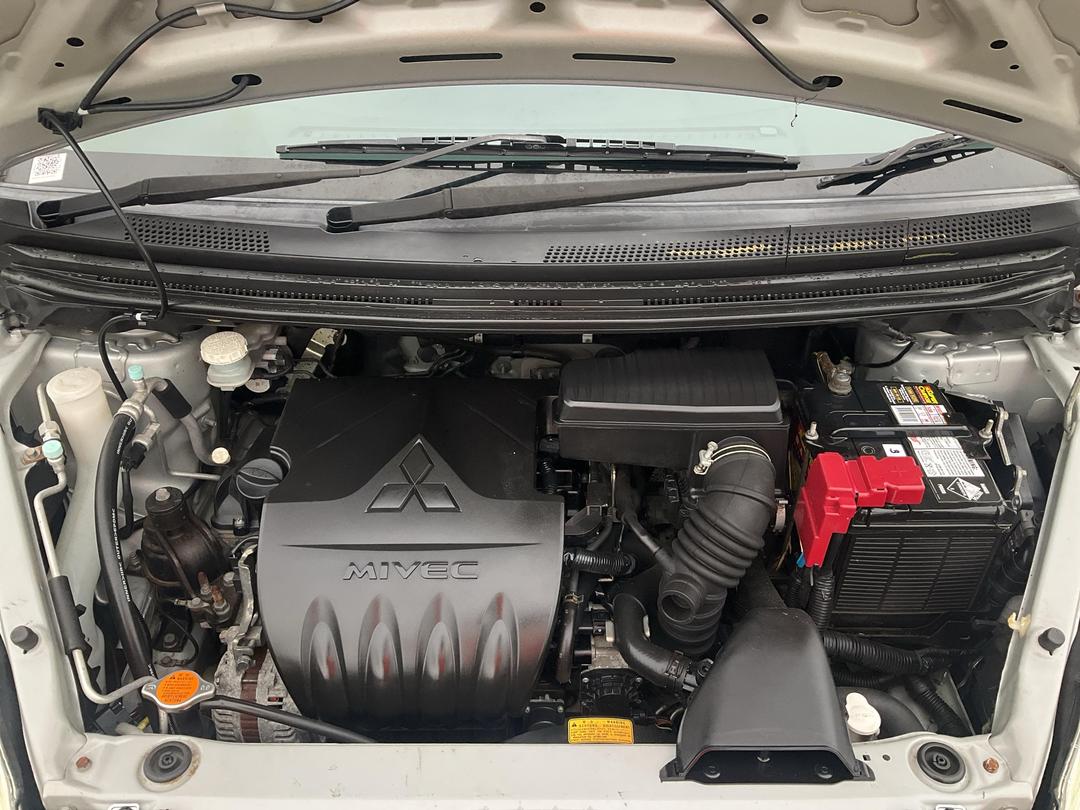 Photo '13' of Mitsubishi Colt