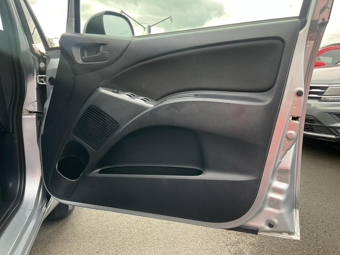 Photo '15' of Mitsubishi Colt