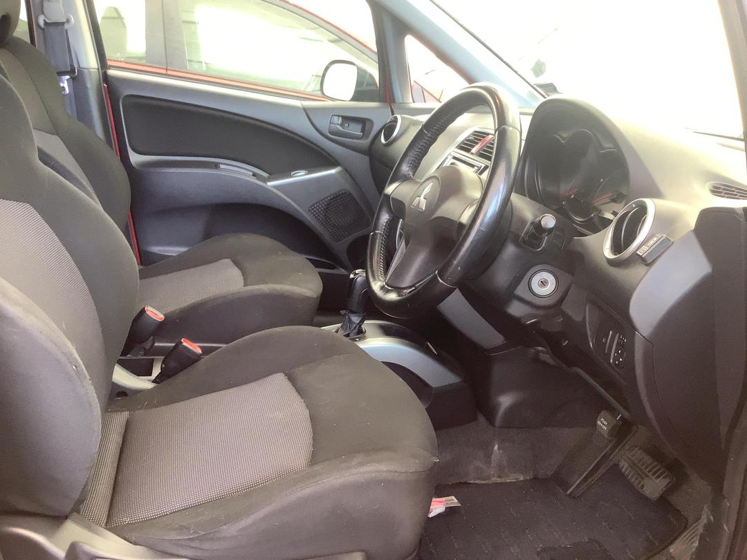 Photo '7' of Mitsubishi Colt Plus