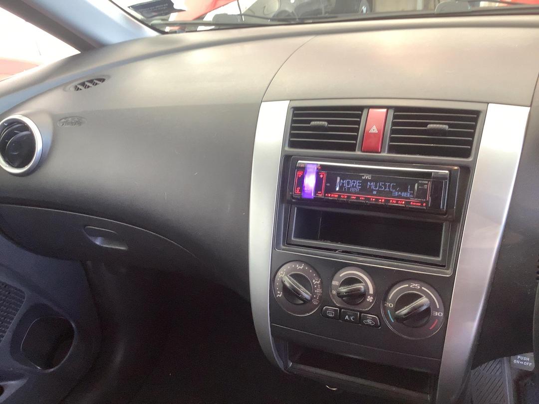 Photo '14' of Mitsubishi Colt Plus