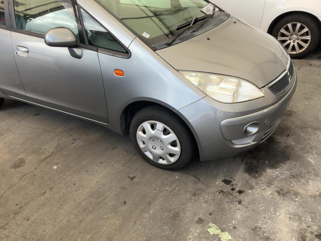 Photo '2' of Mitsubishi Colt Photo '2' of Mitsubishi Colt