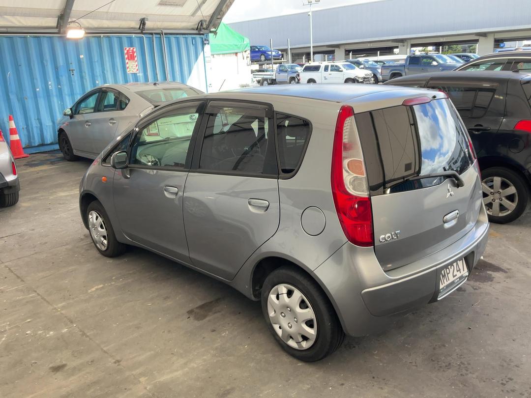 Photo '9' of Mitsubishi Colt Photo '9' of Mitsubishi Colt