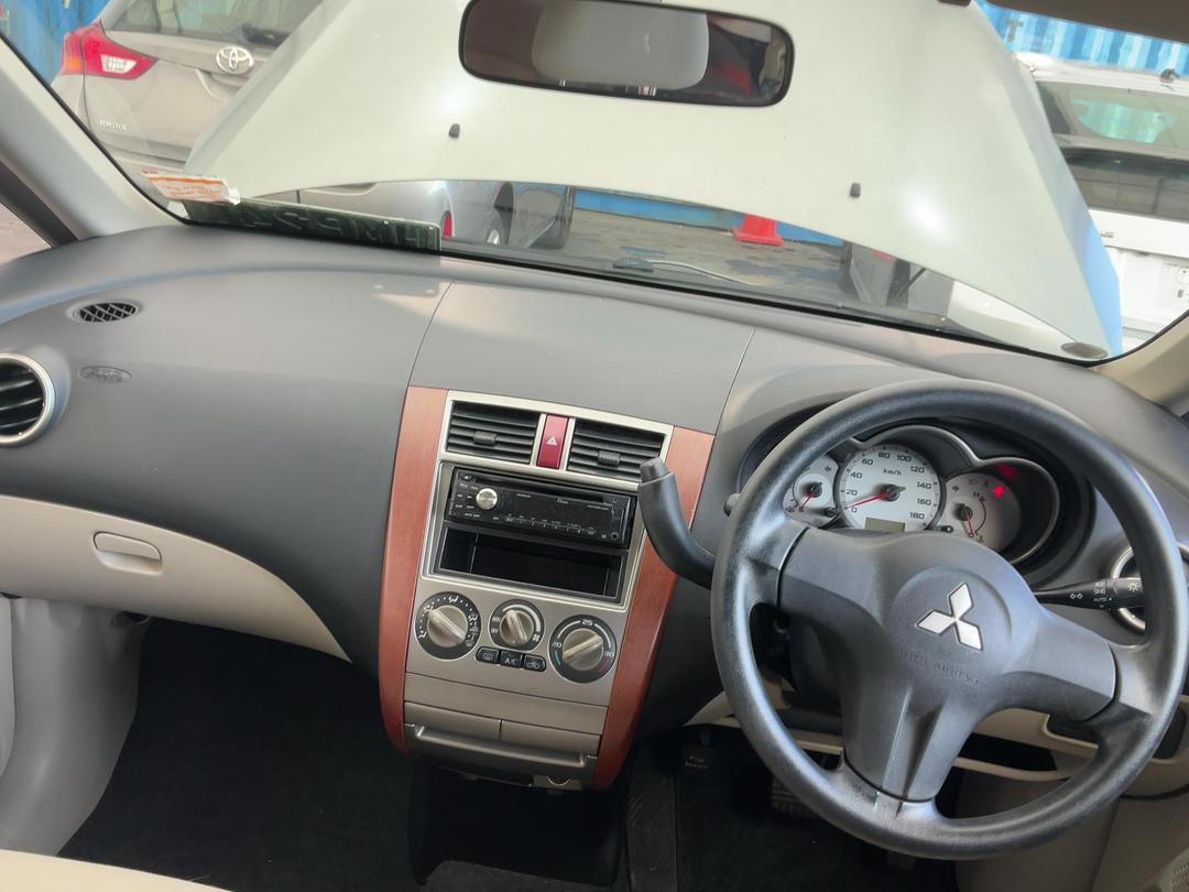 Photo '21' of Mitsubishi Colt Photo '21' of Mitsubishi Colt