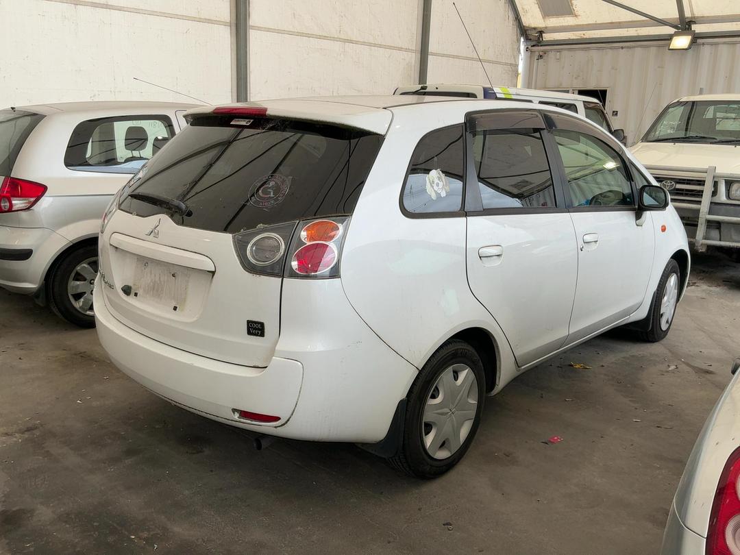Photo '4' of Mitsubishi Colt Photo '4' of Mitsubishi Colt