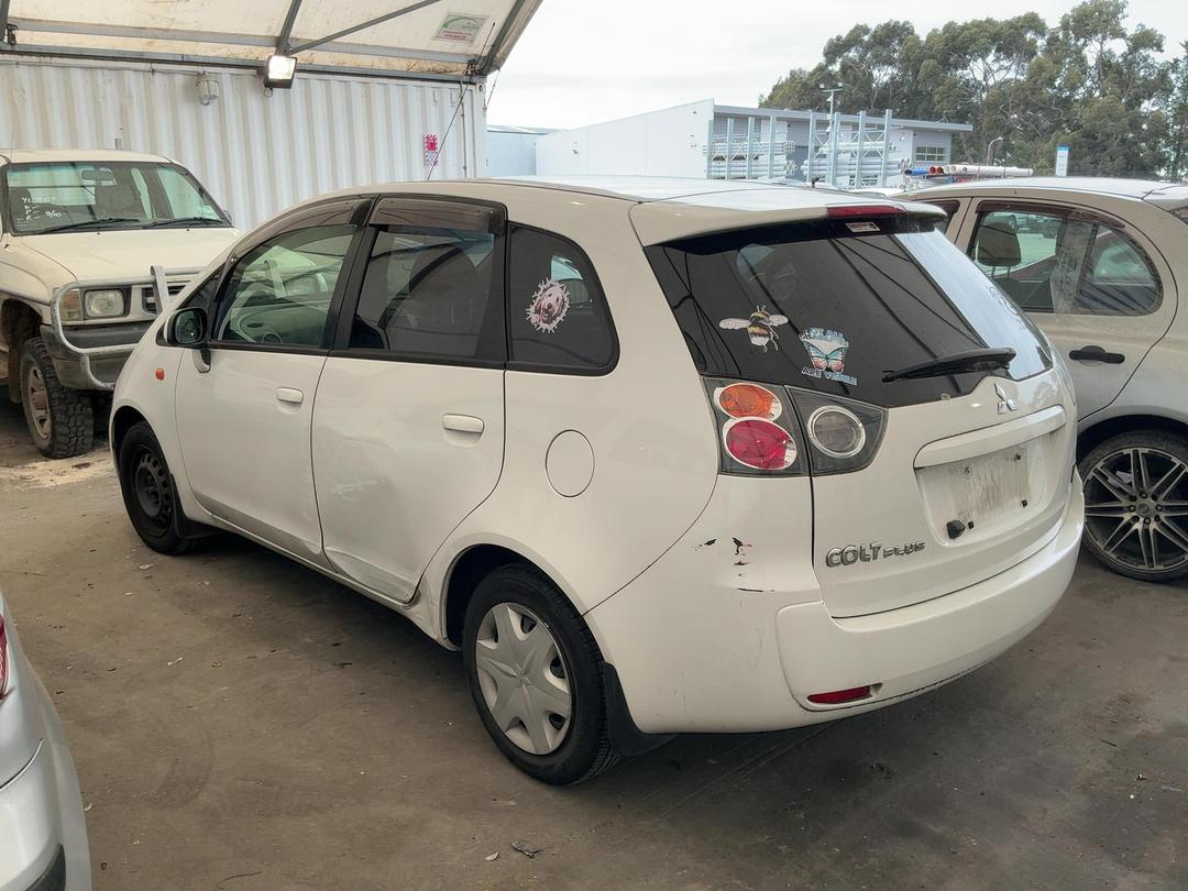 Photo '5' of Mitsubishi Colt Photo '5' of Mitsubishi Colt