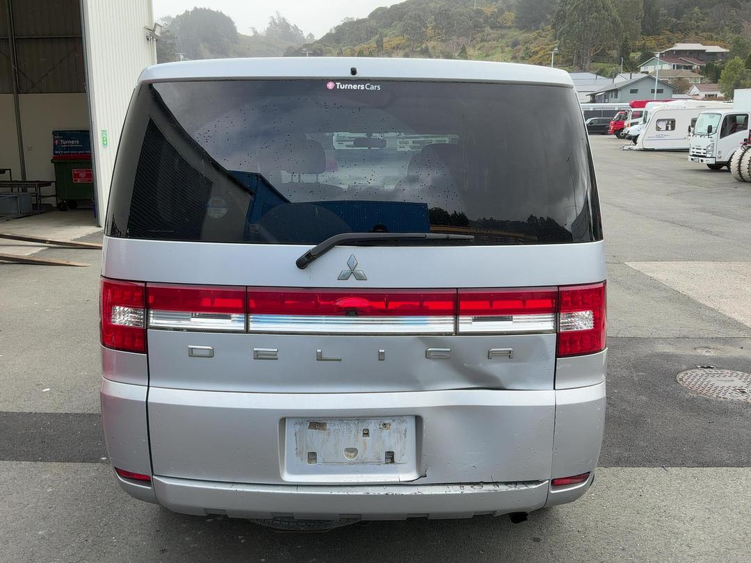 Photo '6' of Mitsubishi Delica Photo '6' of Mitsubishi Delica