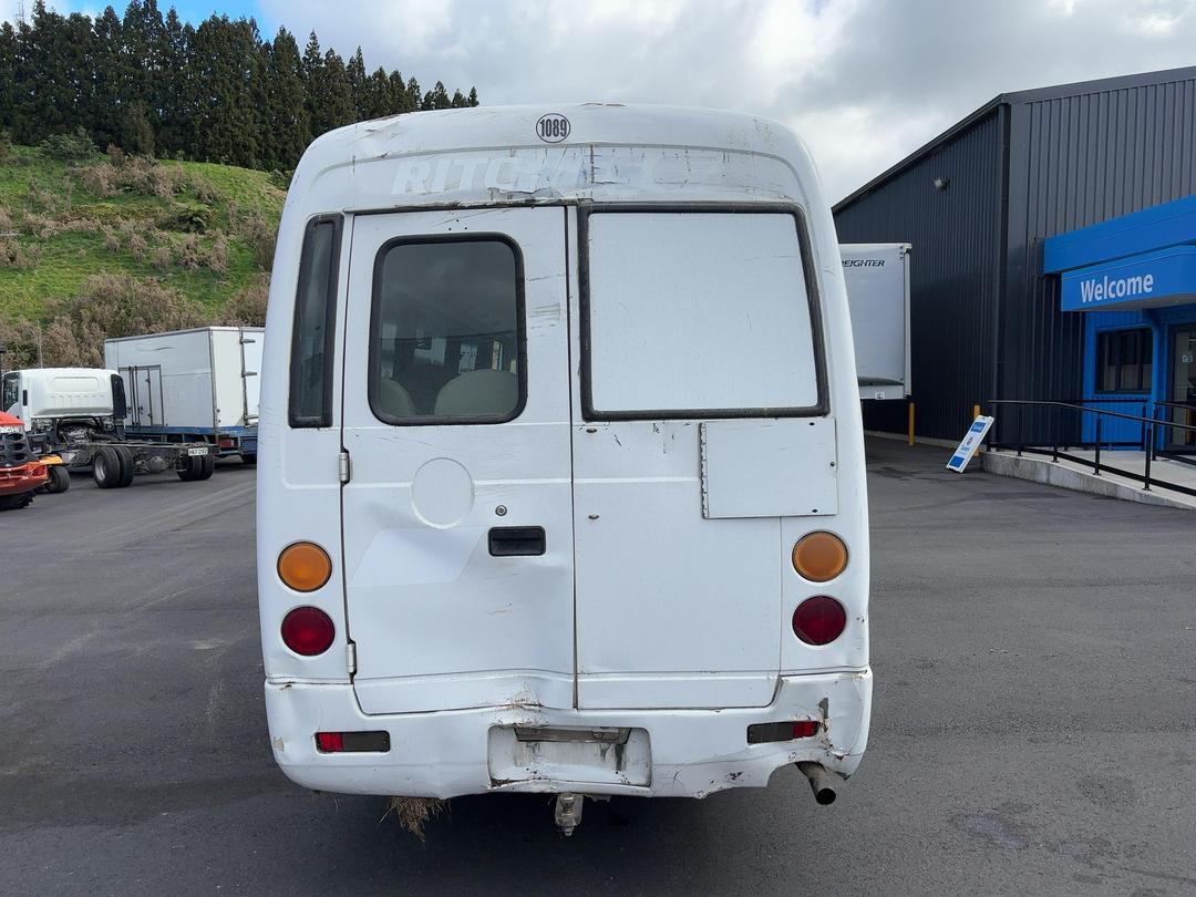 Photo '4' of Mitsubishi Fuso Rosa LWB Custom Auto Bus