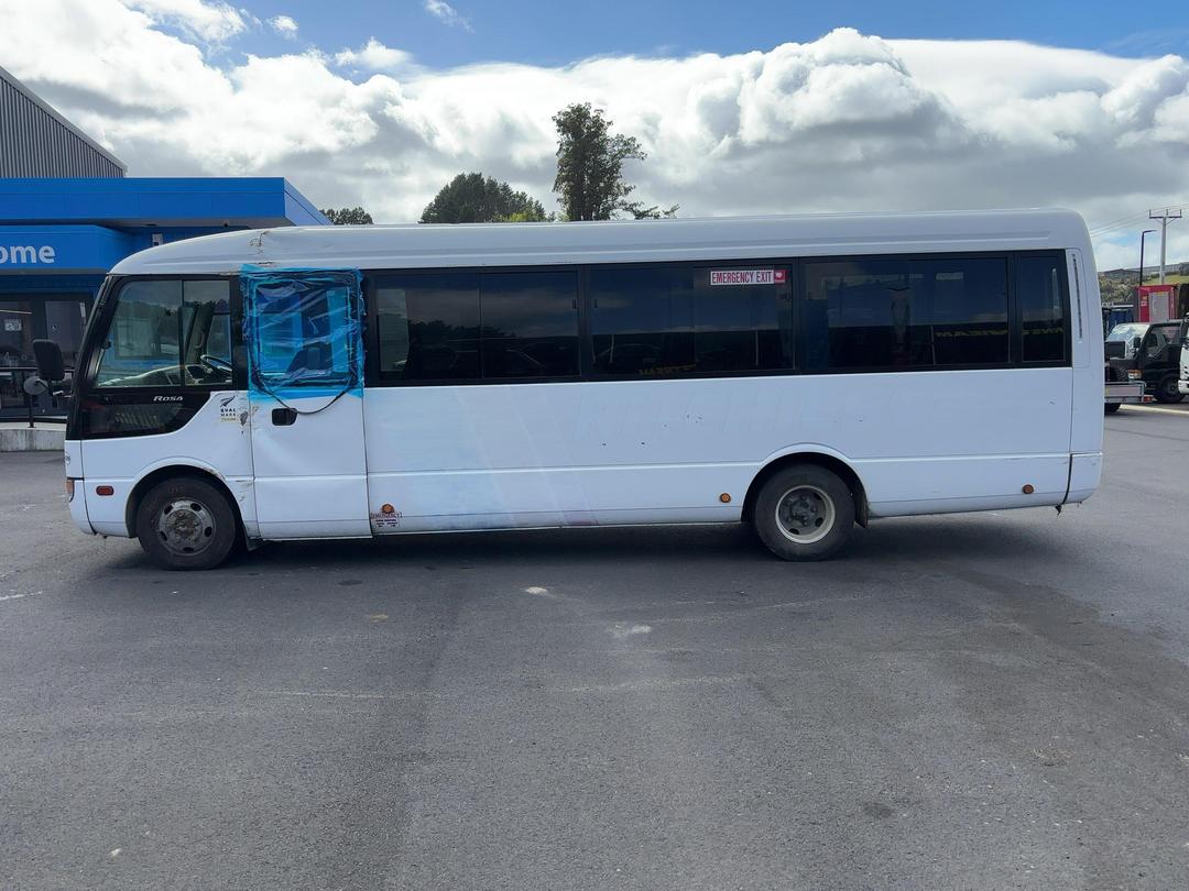 Photo '6' of Mitsubishi Fuso Rosa LWB Custom Auto Bus