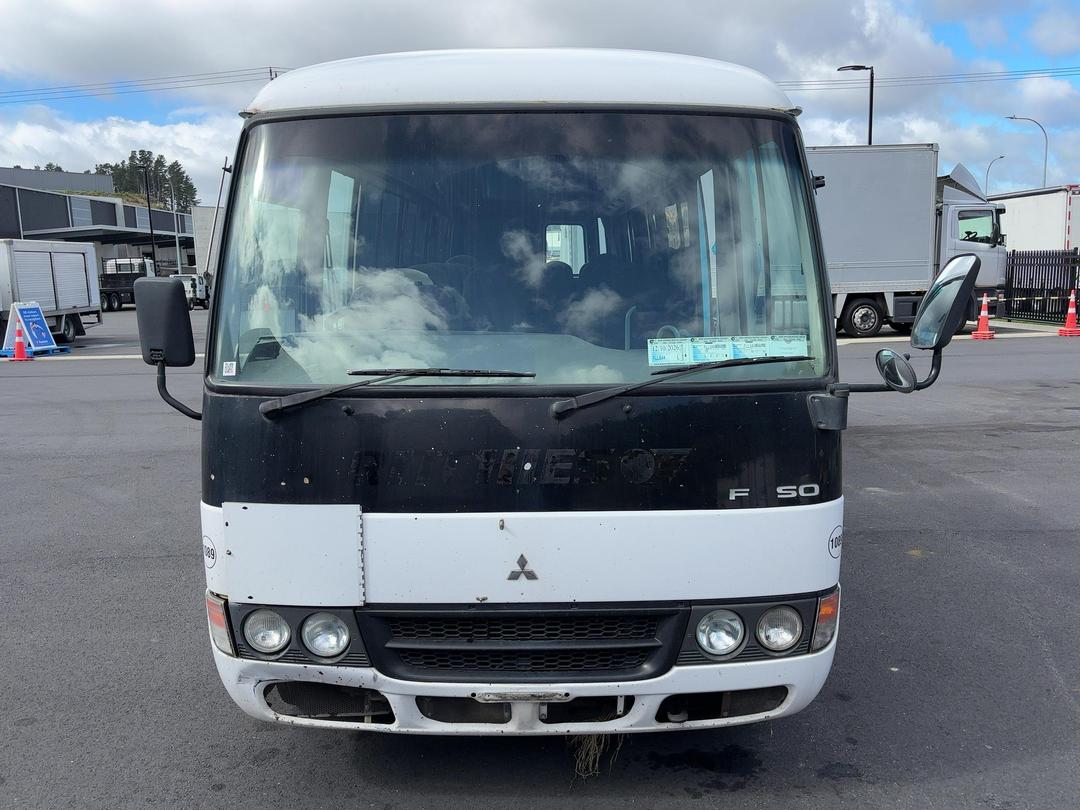 Photo '8' of Mitsubishi Fuso Rosa LWB Custom Auto Bus