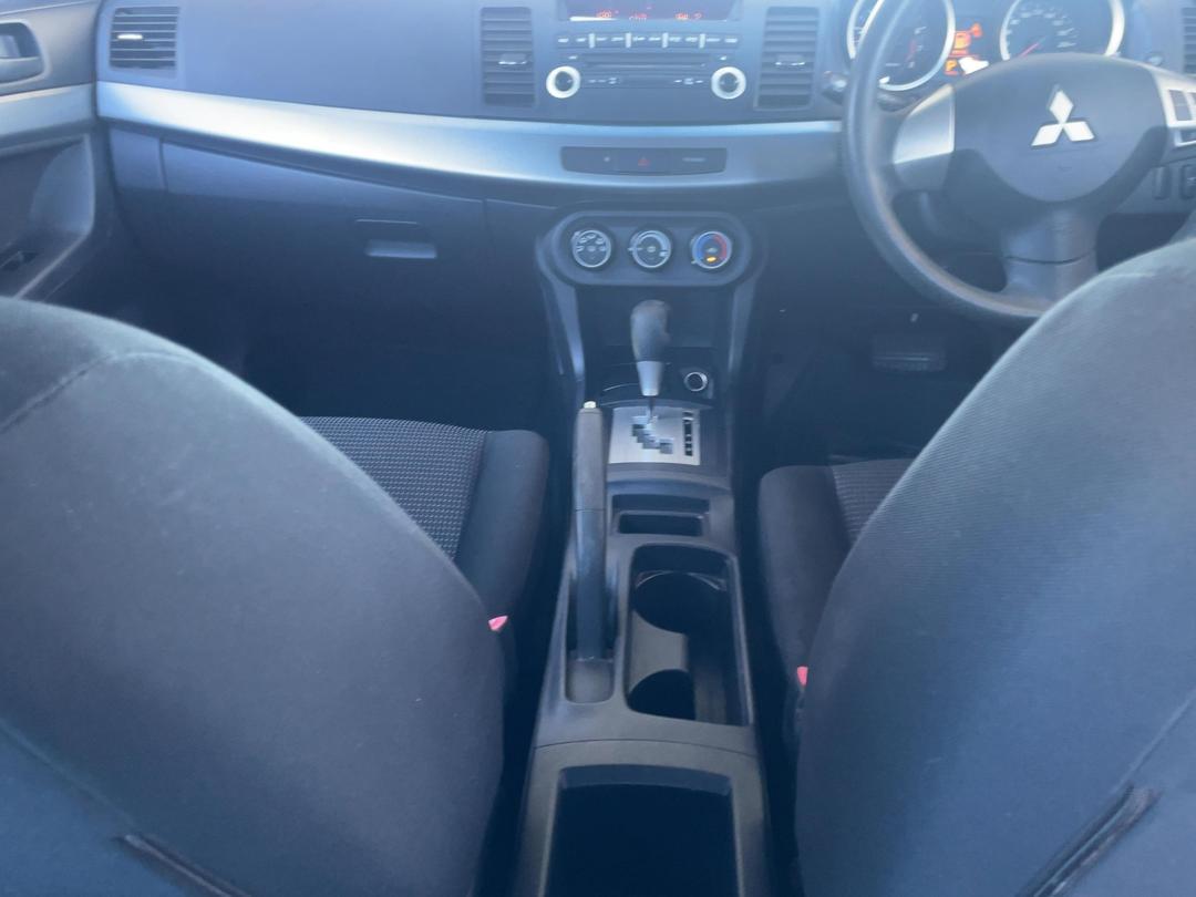 Photo '18' of Mitsubishi Lancer
