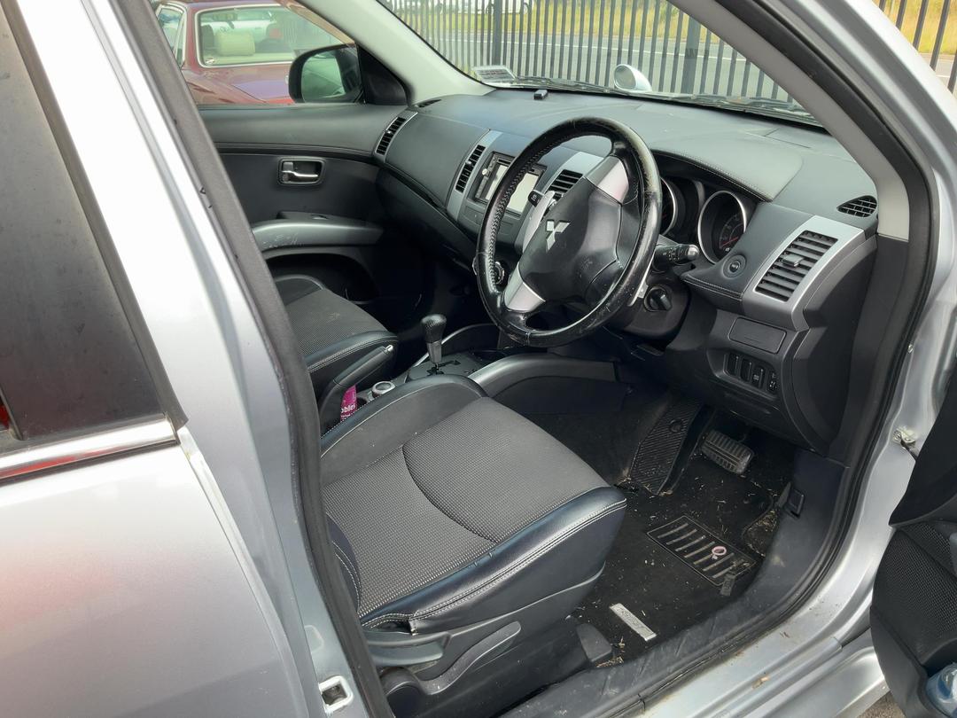 Photo '5' of Mitsubishi Outlander