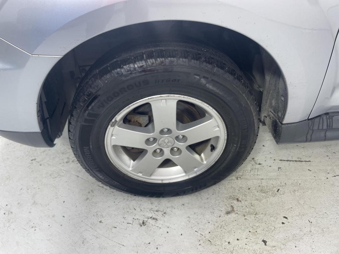 Photo '10' of Mitsubishi Outlander