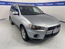 Thumbnail '1' of Mitsubishi Outlander