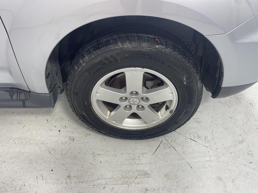 Photo '9' of Mitsubishi Outlander