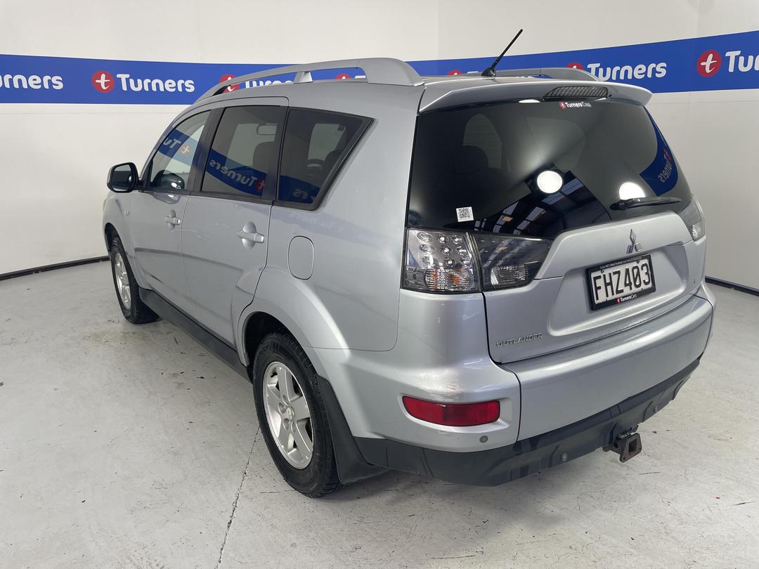 Photo '5' of Mitsubishi Outlander