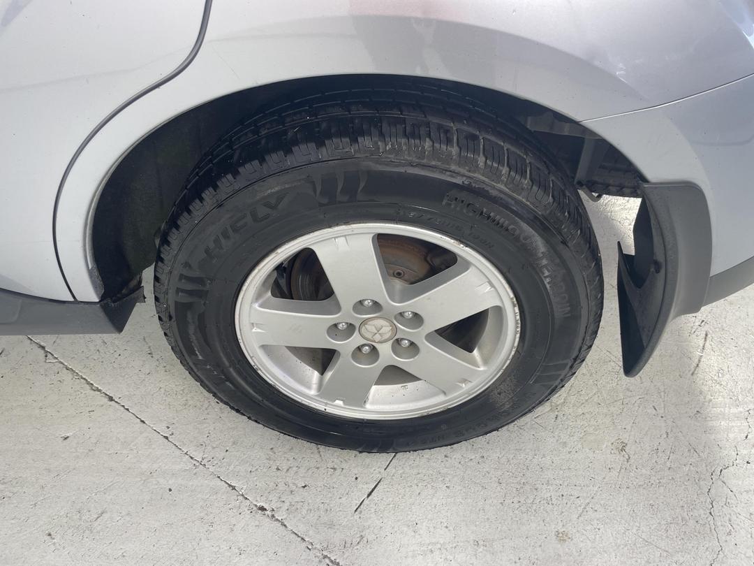 Photo '11' of Mitsubishi Outlander