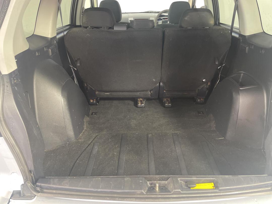 Photo '14' of Mitsubishi Outlander