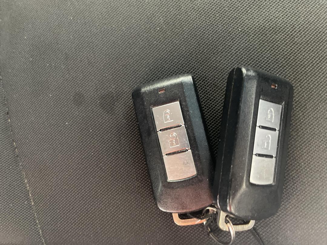 Photo '22' of Mitsubishi Outlander