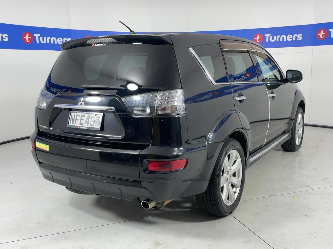 Photo '7' of Mitsubishi Outlander