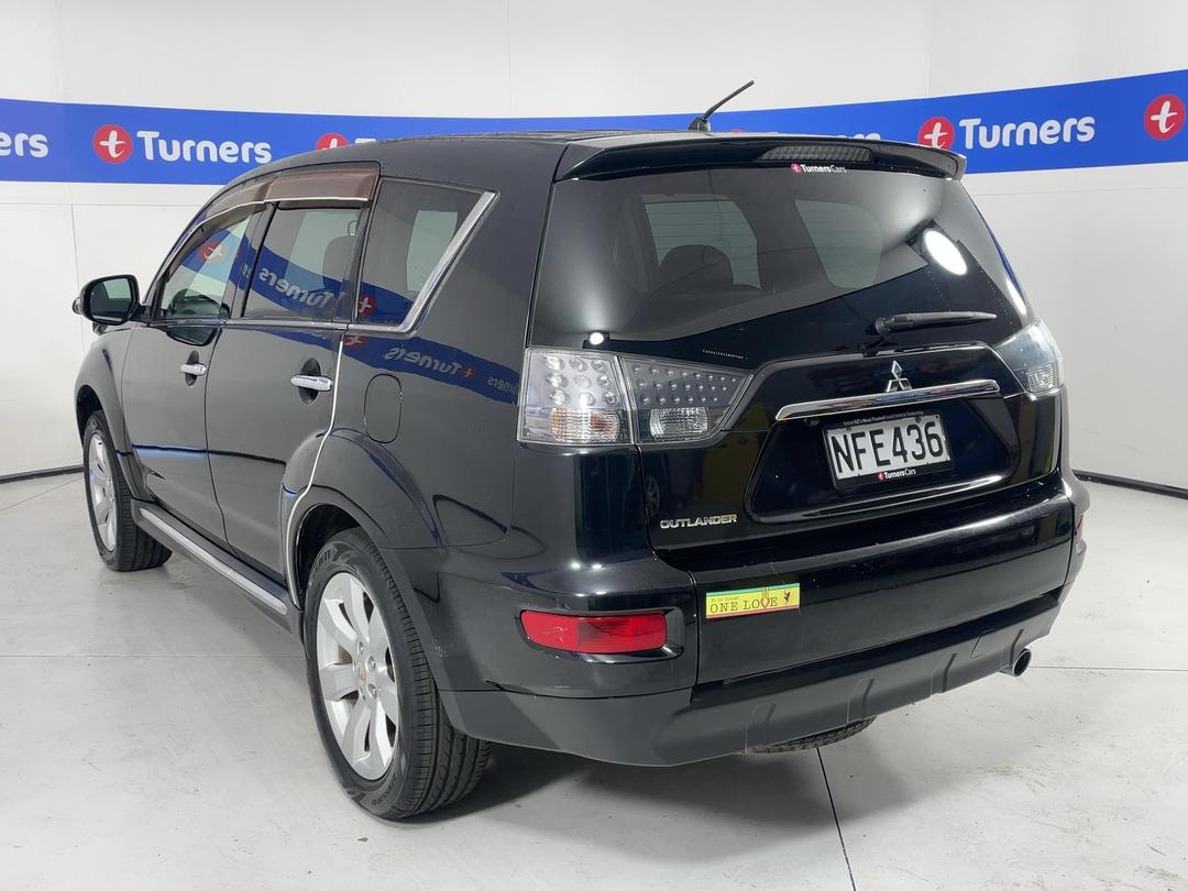 Photo '5' of Mitsubishi Outlander