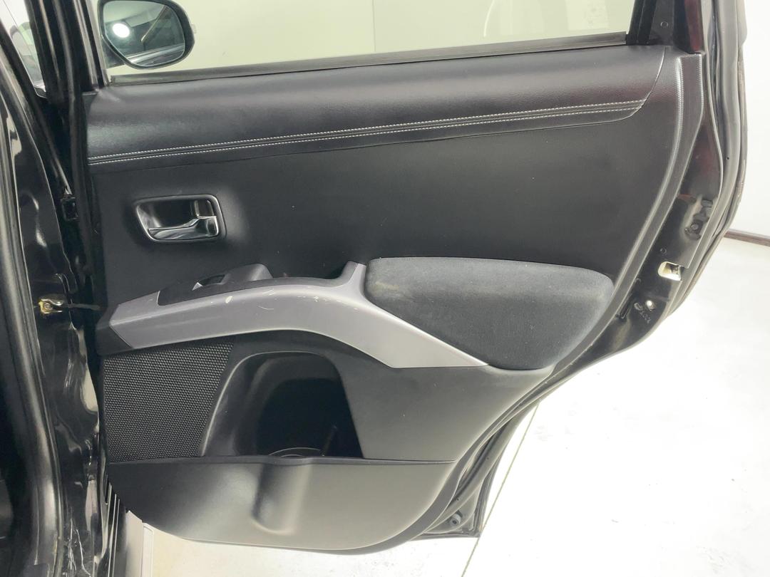 Photo '19' of Mitsubishi Outlander