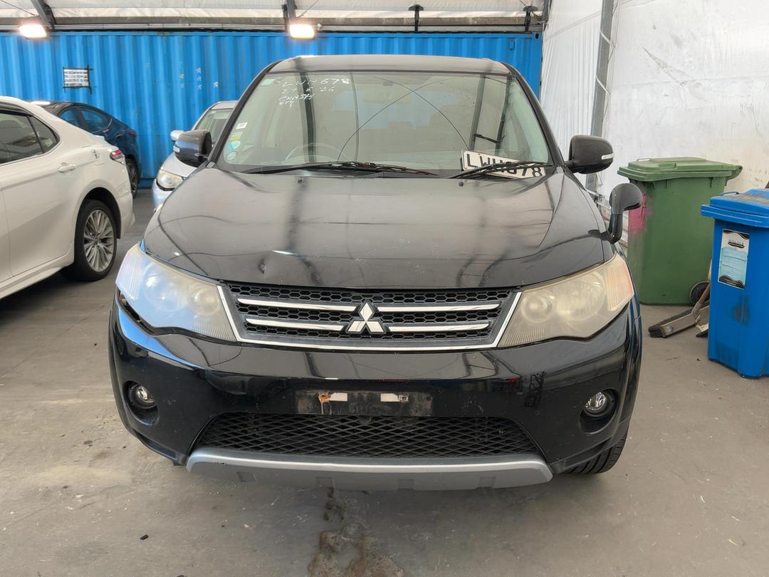 Photo '2' of Mitsubishi Outlander Photo '2' of Mitsubishi Outlander