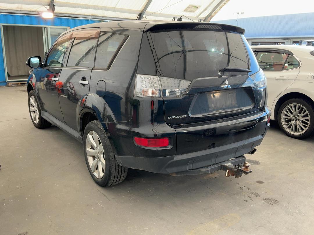 Photo '4' of Mitsubishi Outlander Photo '4' of Mitsubishi Outlander