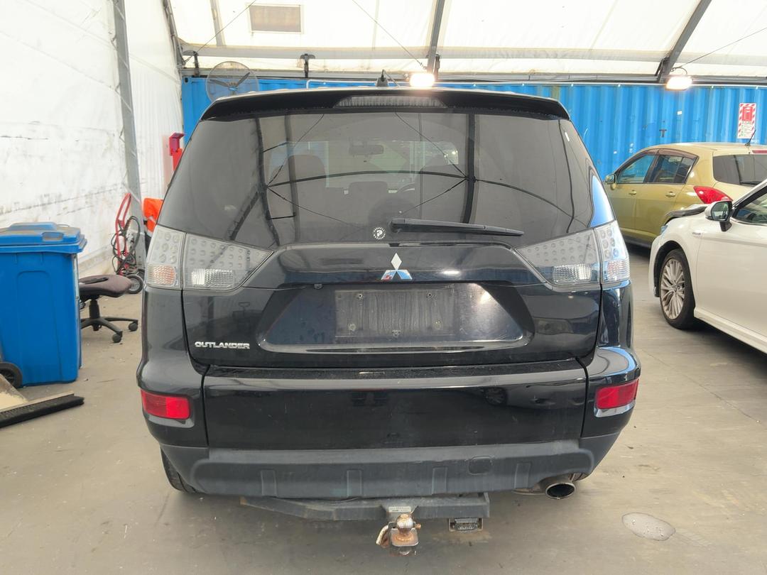 Photo '5' of Mitsubishi Outlander Photo '5' of Mitsubishi Outlander