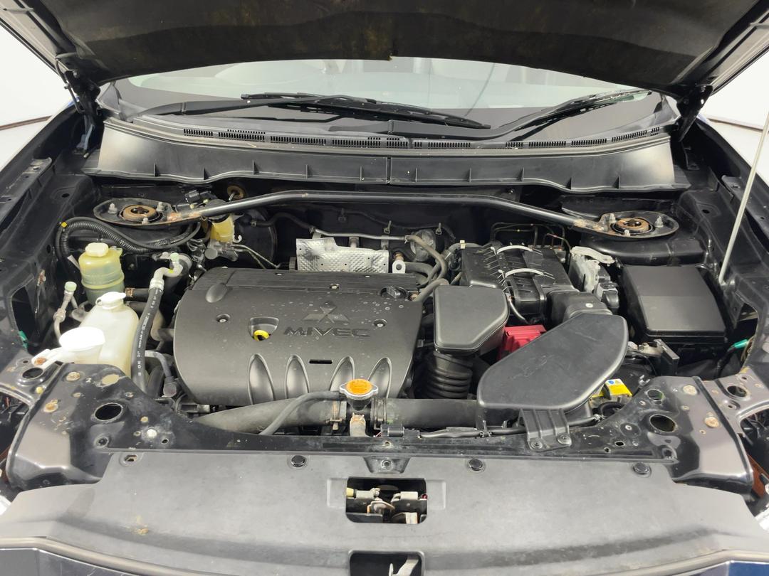 Photo '13' of Mitsubishi Outlander