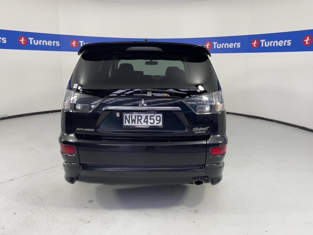 Photo '6' of Mitsubishi Outlander