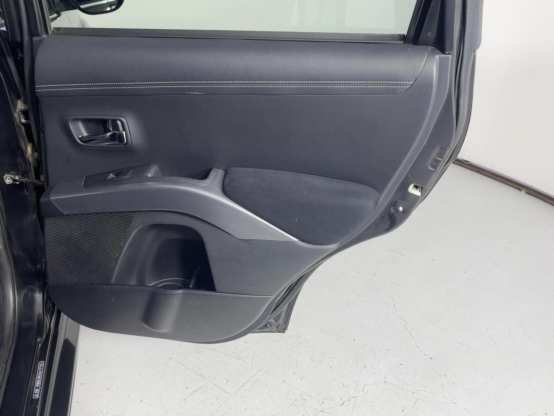 Photo '19' of Mitsubishi Outlander