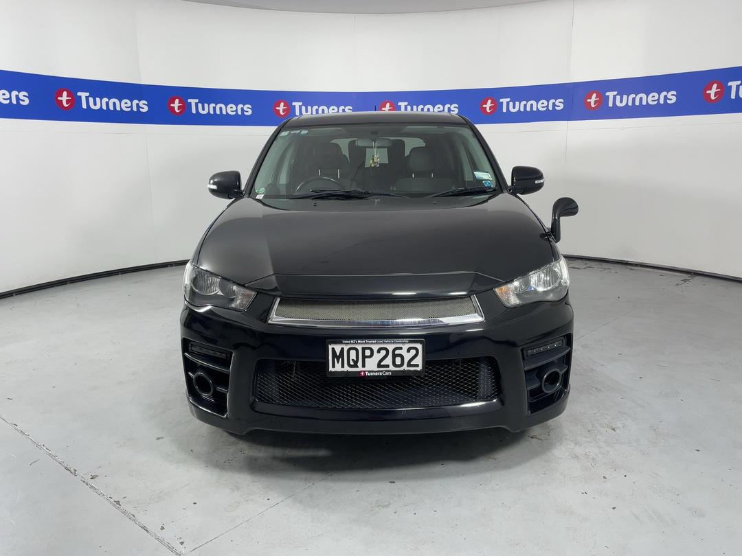 Photo '2' of Mitsubishi Outlander