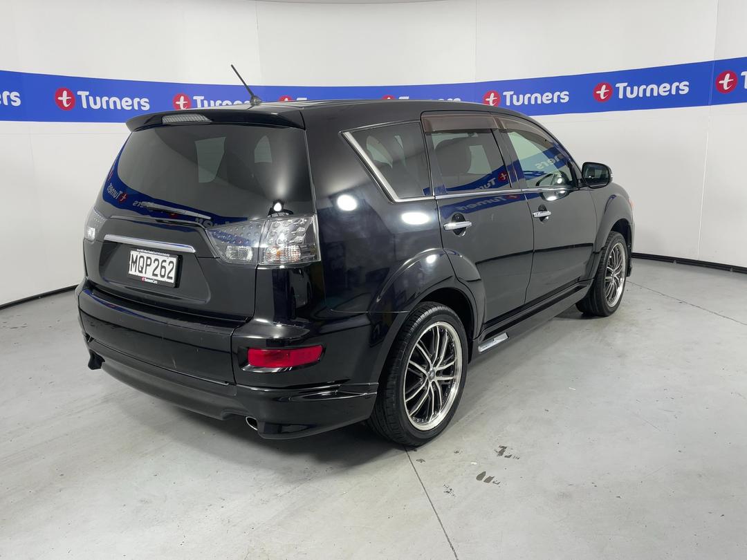 Photo '7' of Mitsubishi Outlander