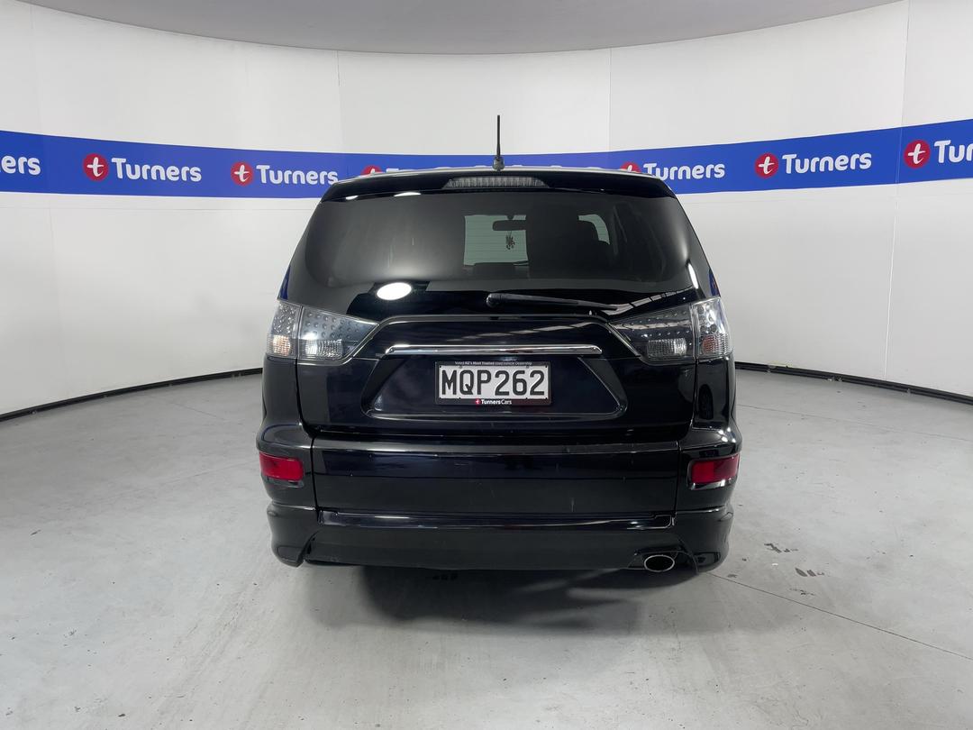 Photo '6' of Mitsubishi Outlander