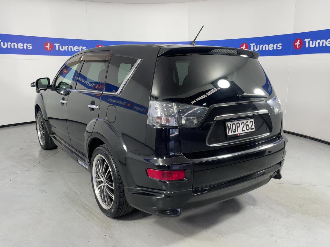 Photo '5' of Mitsubishi Outlander