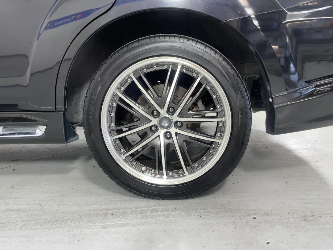 Photo '11' of Mitsubishi Outlander