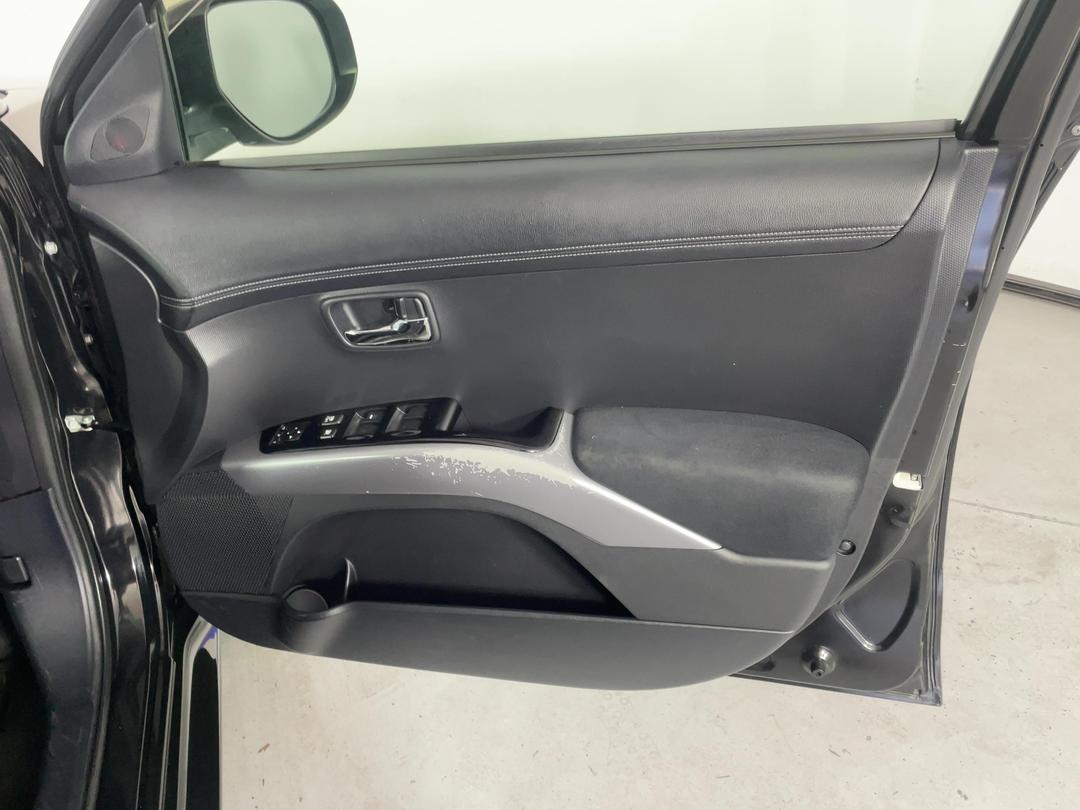 Photo '15' of Mitsubishi Outlander