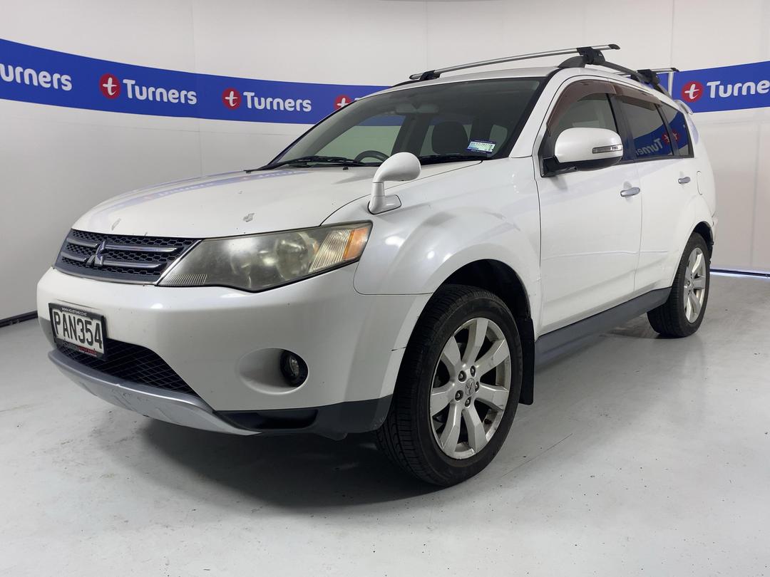 Photo '3' of Mitsubishi Outlander