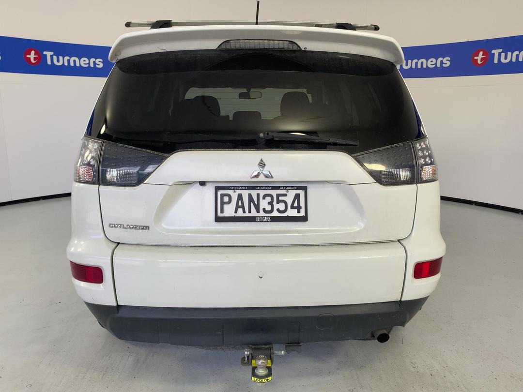 Photo '5' of Mitsubishi Outlander
