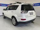 Thumbnail '4' of Mitsubishi Outlander