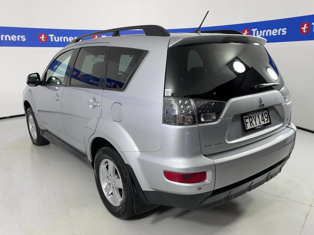 Photo '5' of Mitsubishi Outlander