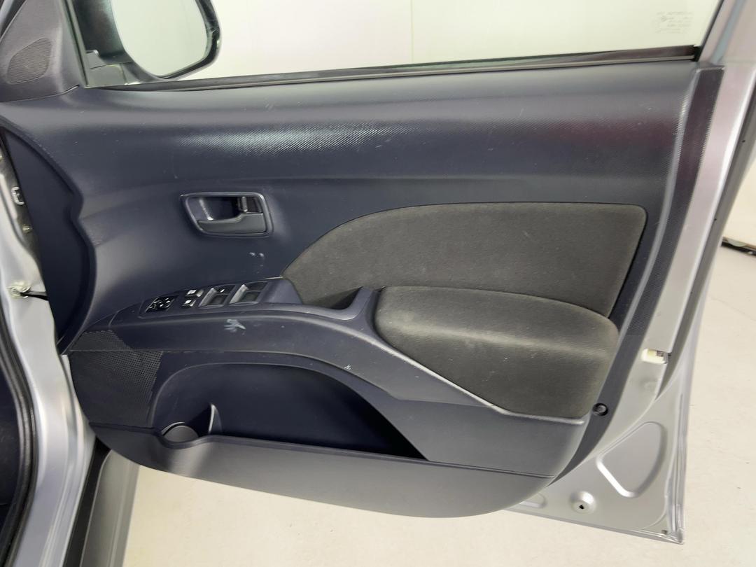 Photo '15' of Mitsubishi Outlander