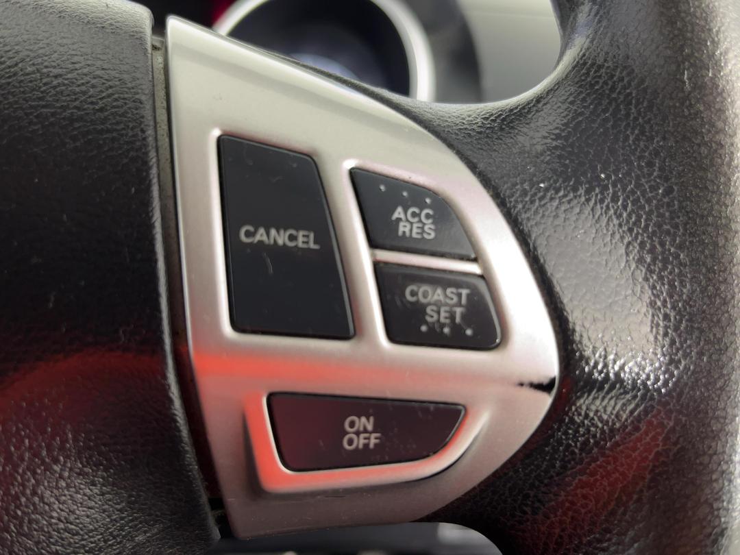 Photo '25' of Mitsubishi Outlander