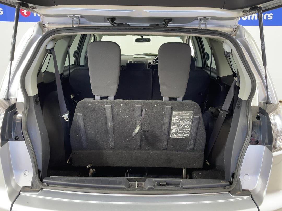 Photo '14' of Mitsubishi Outlander