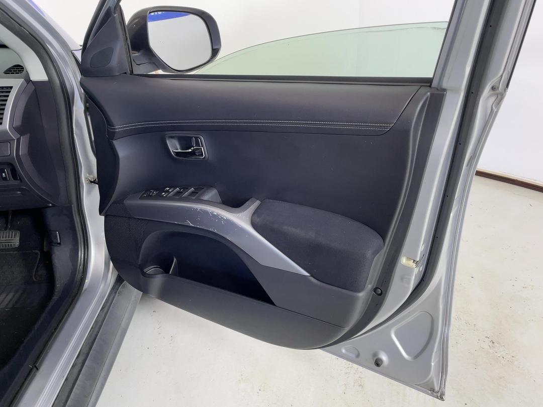 Photo '15' of Mitsubishi Outlander