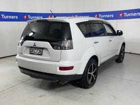 Photo '7' of Mitsubishi Outlander