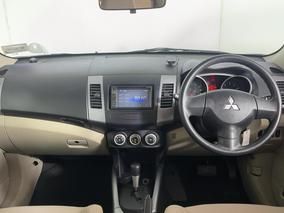 Photo '17' of Mitsubishi Outlander