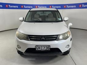 Photo '2' of Mitsubishi Outlander