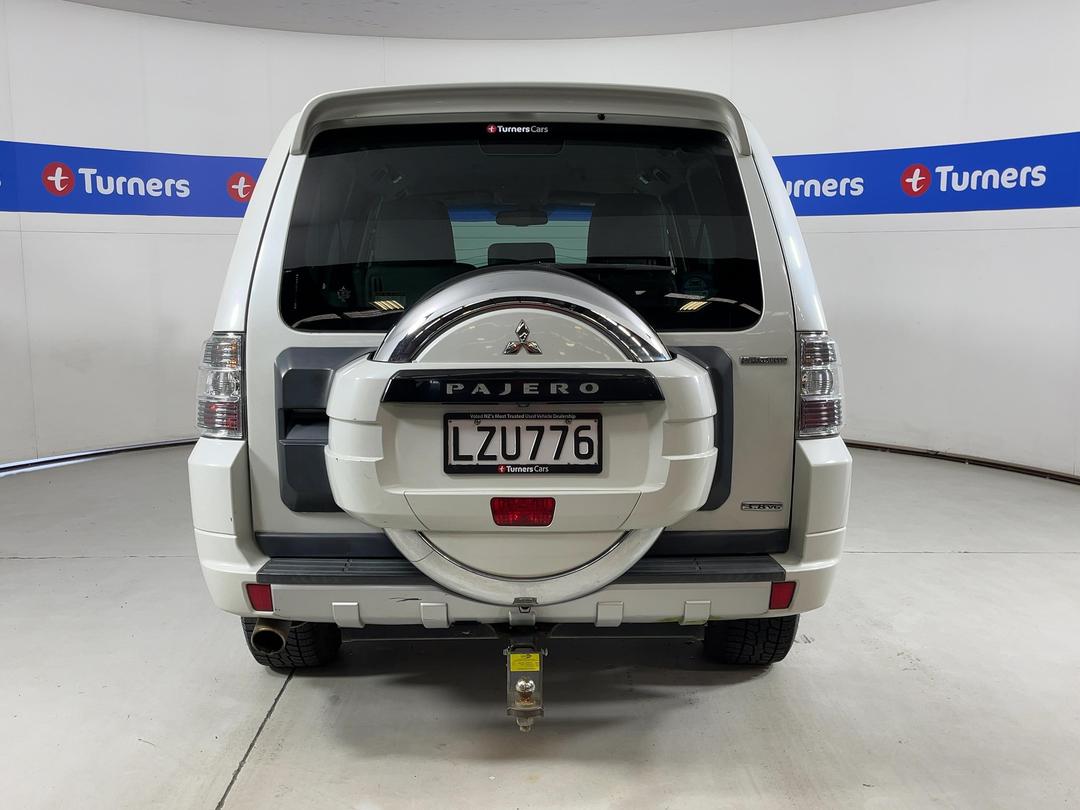 Photo '6' of Mitsubishi Pajero