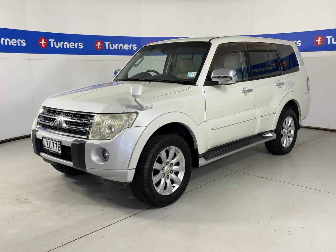 Photo '4' of Mitsubishi Pajero